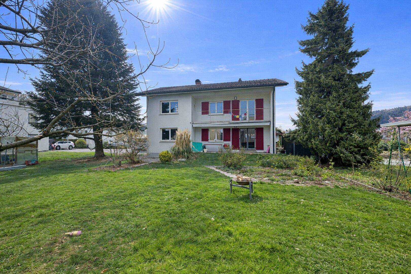 Stilvolles Einfamilienhaus mit Landhaus-Charakter in Tosters