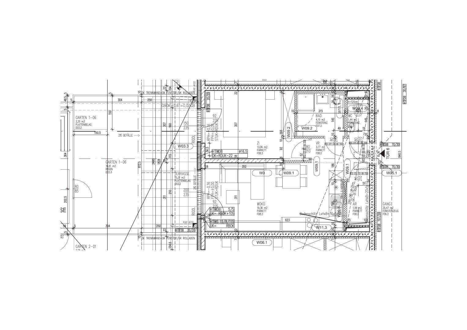 Technischer Grundriss einer Wohnung mit detaillierten Maßen und Raumaufteilung.