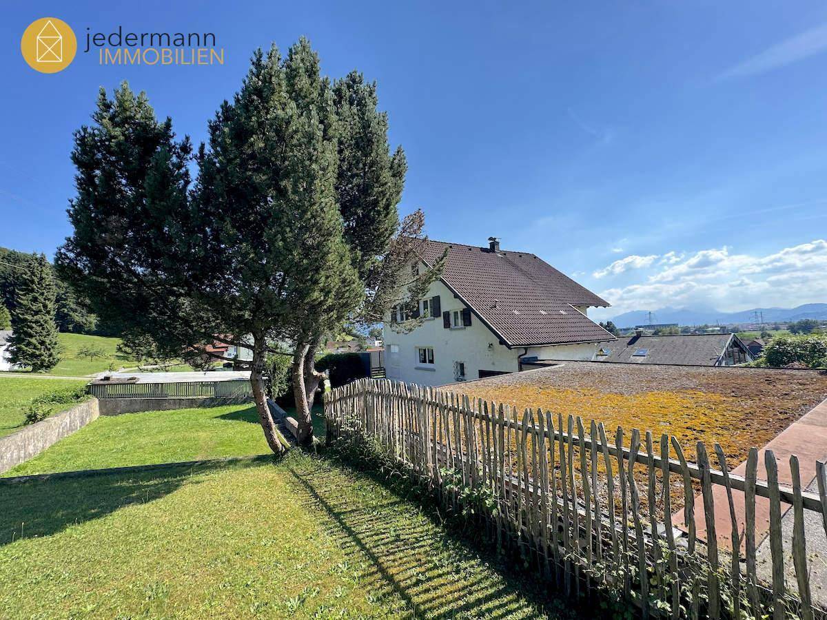WOLFURT: CHARMANTES HAUS MIT GROSSEM GRUNDSTÜCK, WALDFLÄCHE UND SCHÖNER AUSSICHT - Ansicht 3