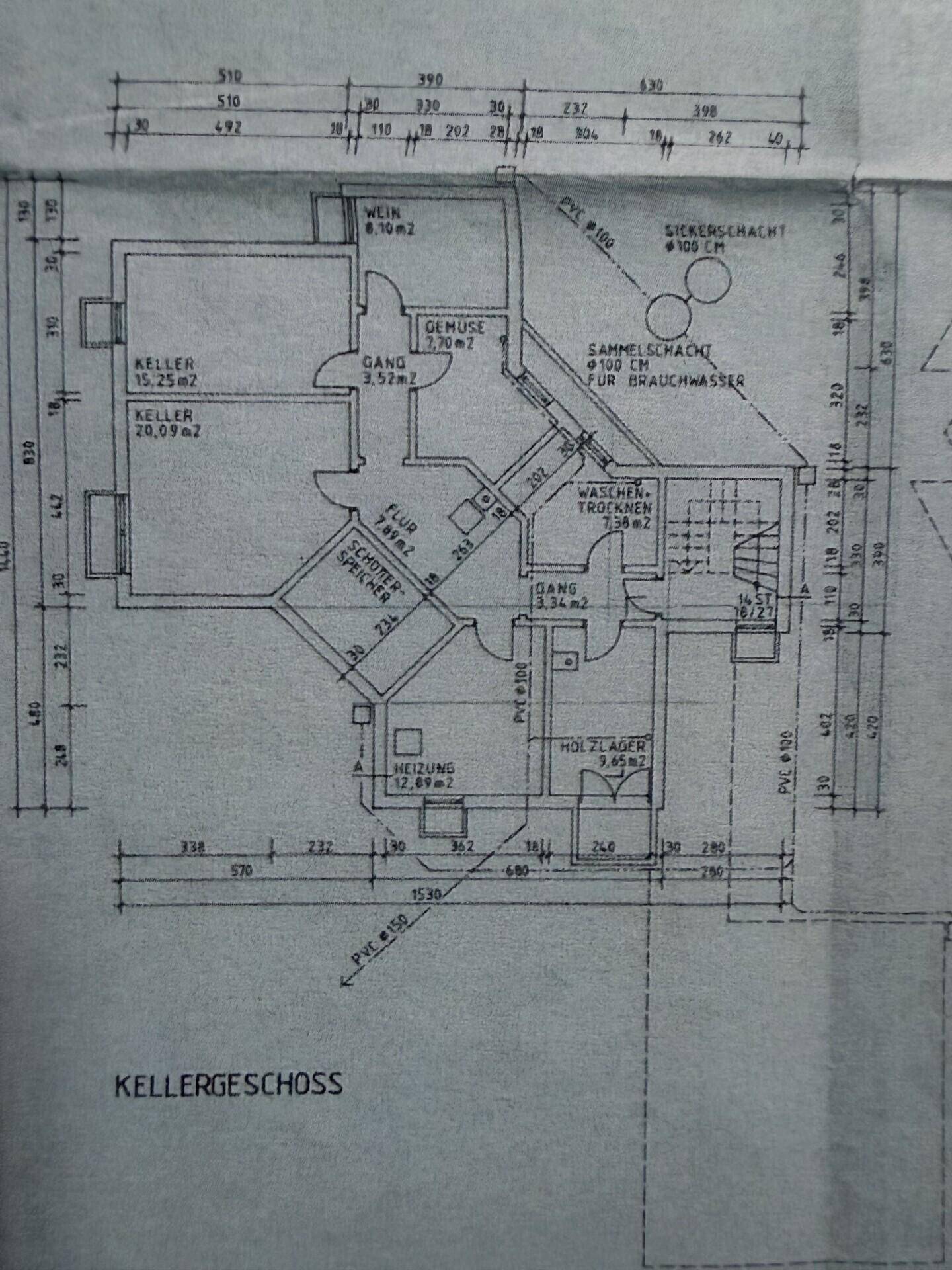 Grundriss des Kellergeschosses mit Kellerräumen, Heizung, Waschküche und Weinkeller.