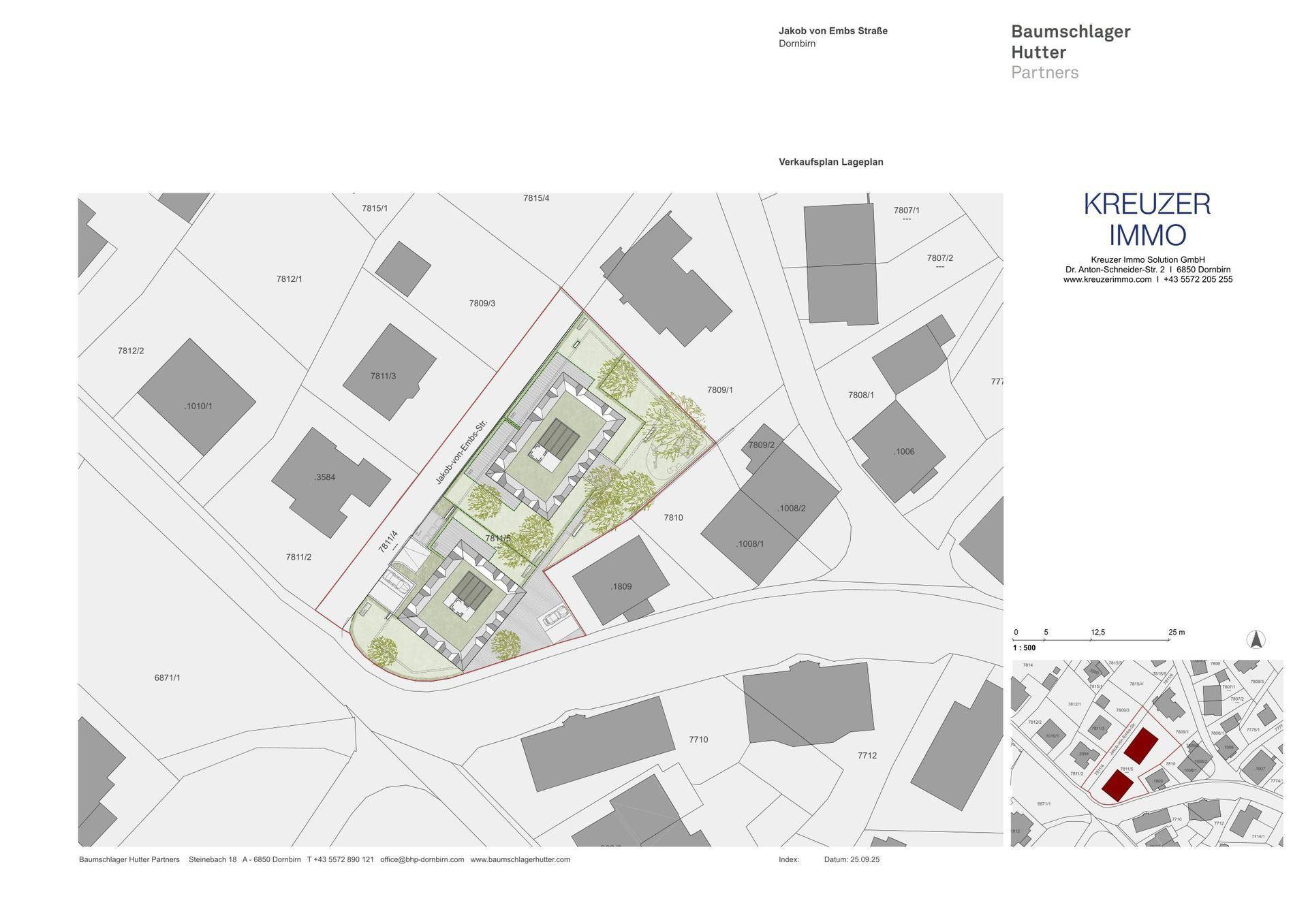 Lageplan der Wohnanlage zeigt die Position der Gebäude und umliegende Straßen.