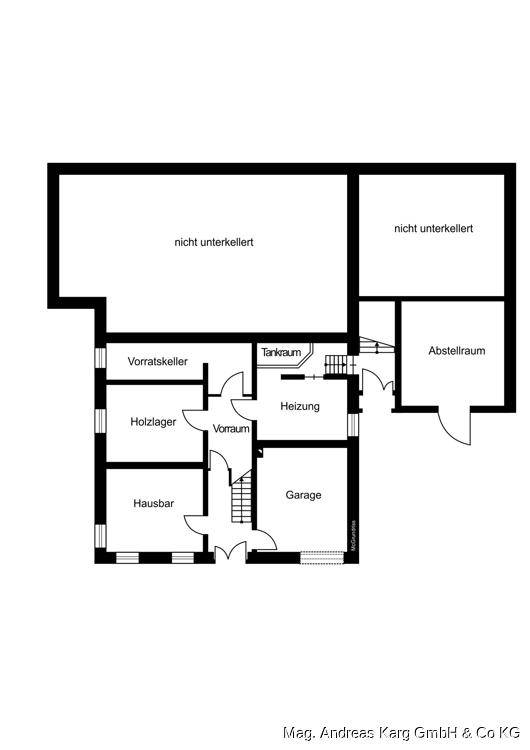 Grundriss des Untergeschosses mit Vorratskeller, Holzlager, Heizraum und Garage.