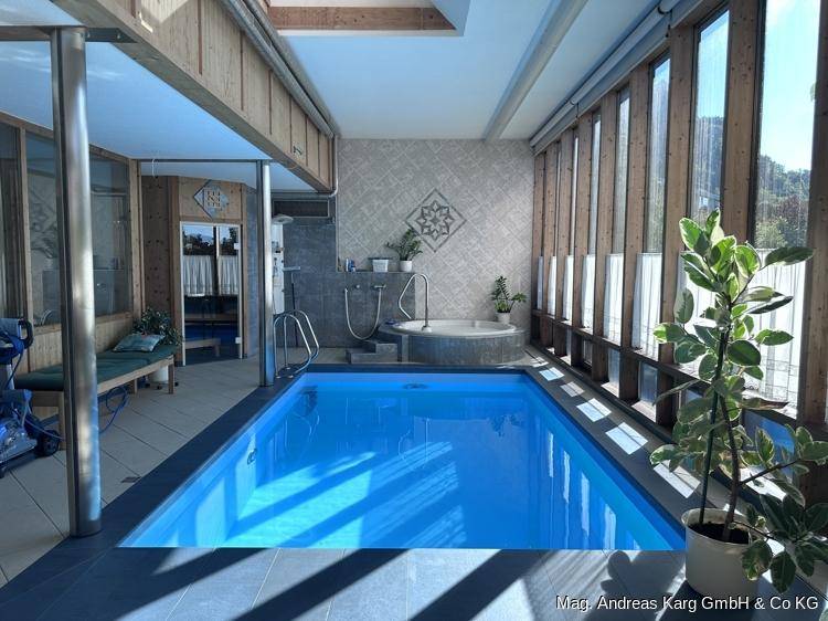 Hallenbad Wellness