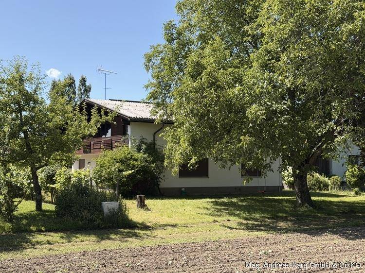Charmantes Einfamilienhaus mit großem Garten in ruhiger Wohnlage von Lauterach - Ansicht 3