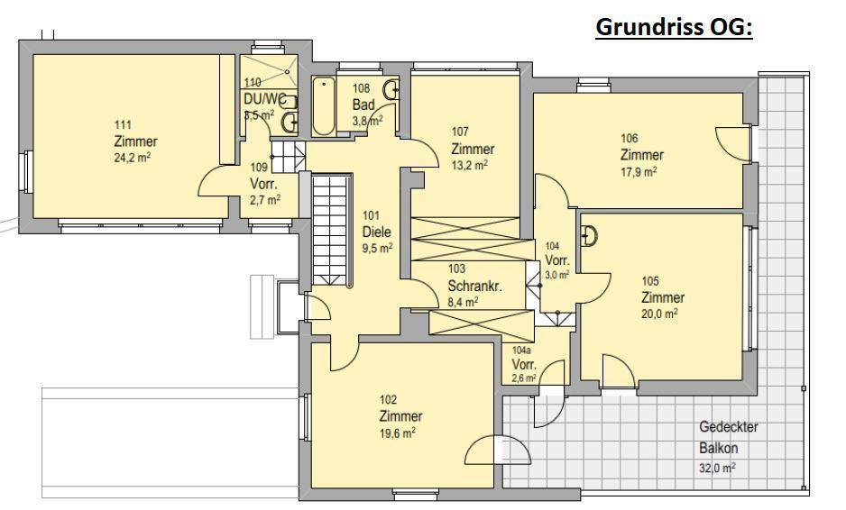 Grundriss des Obergeschosses mit mehreren Zimmern, Bad und einem großen Balkon.
