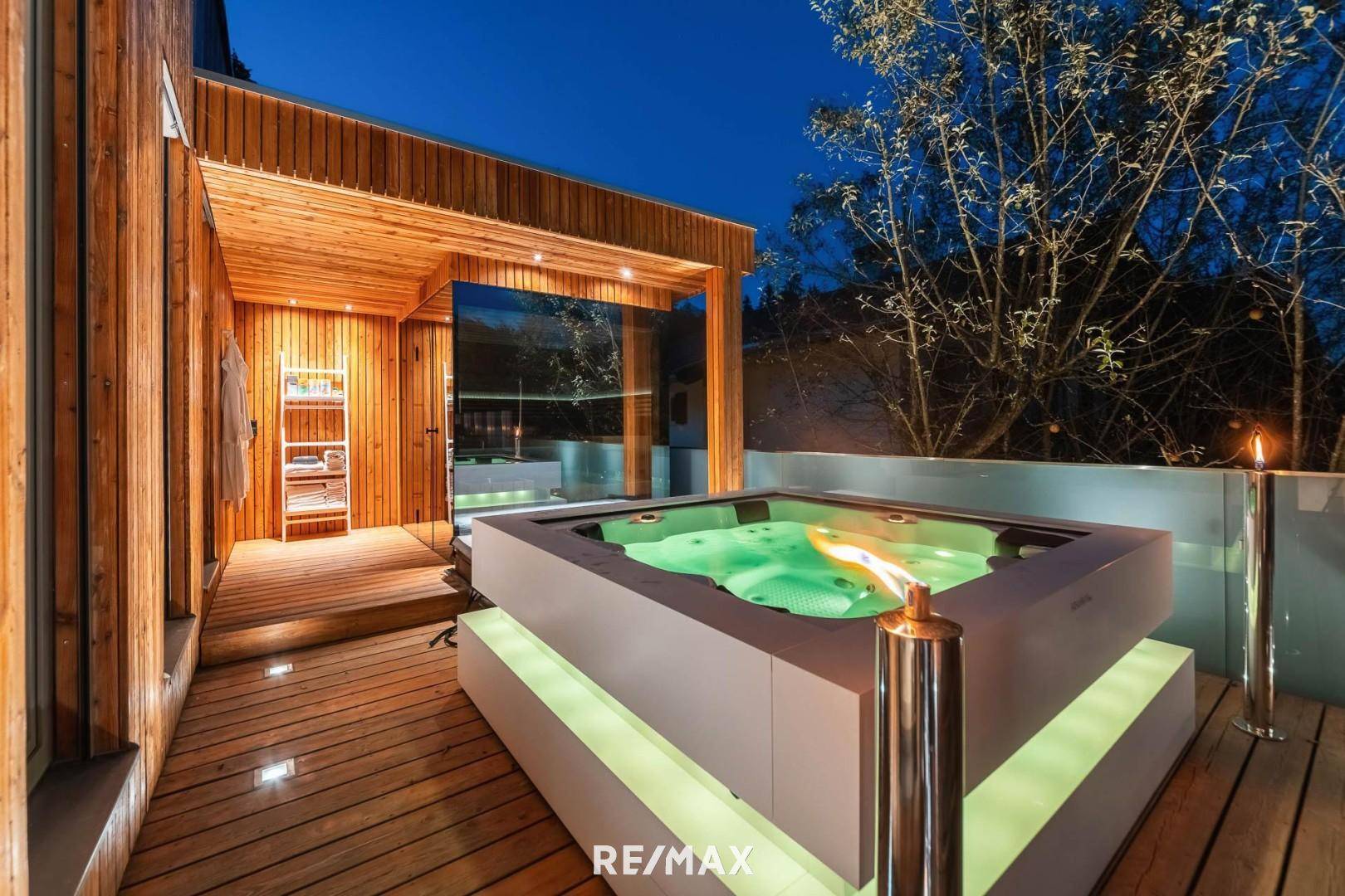 Whirlpool_Sauna