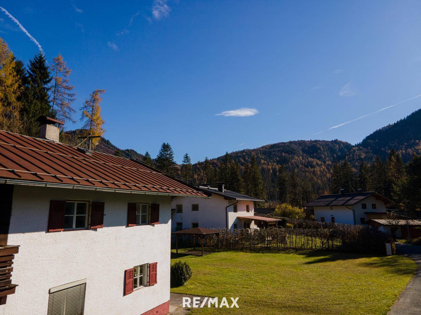 Blick auf Teilgrundstück am Altbestand vorbei