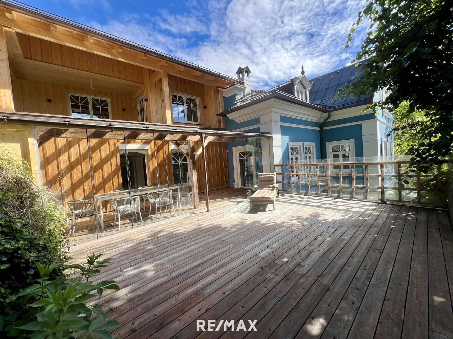 Terrasse mit Loggia