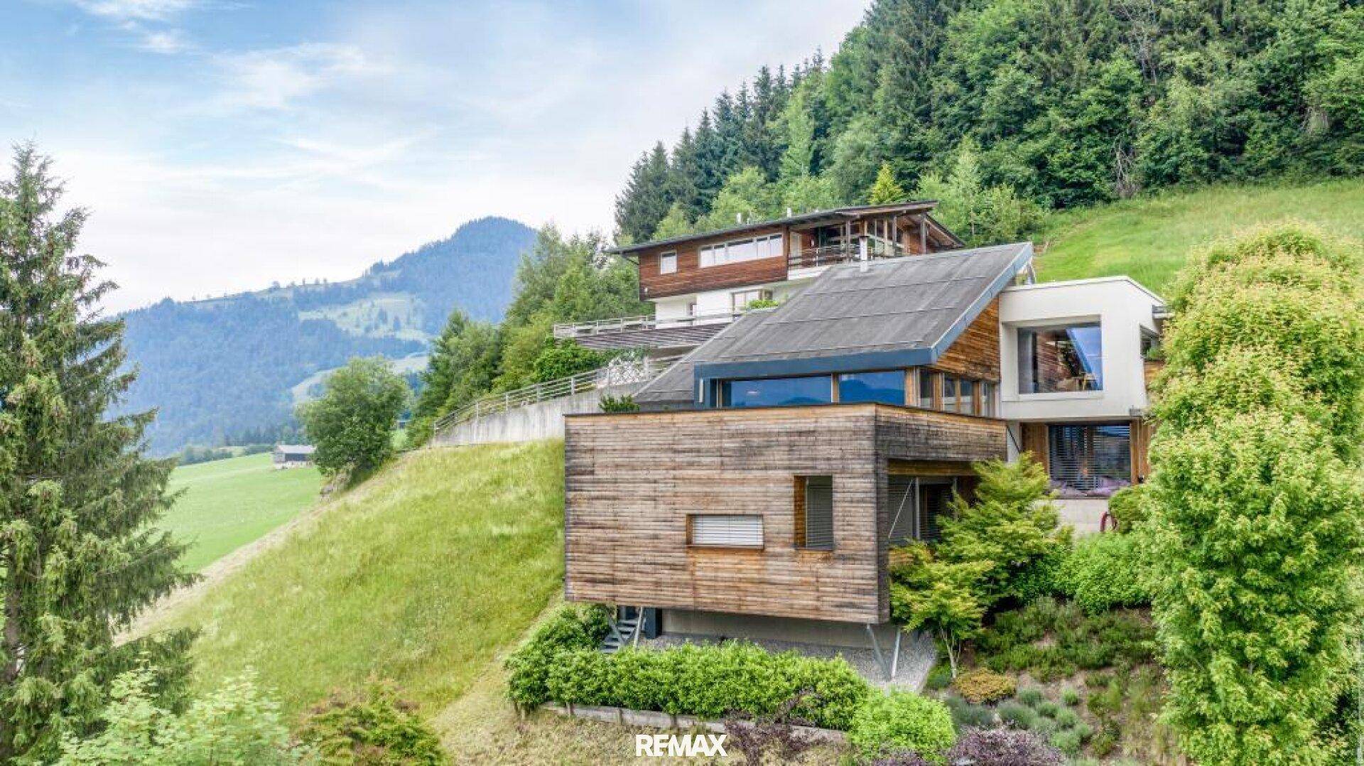 Aussergewöhnliche Architektenvilla in Panoramalage - Ansicht 2