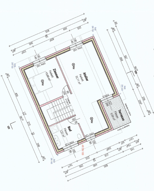 Grundriss eines weiteren Obergeschosses mit Zimmer, Atelier, Bad und einer zugänglichen Terrasse.