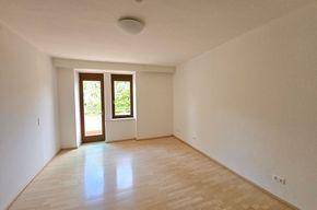 Neu renovierte 3-Zimmer-Wohnung im Innsbrucker Zentrum mit Parkblick - Ansicht 2