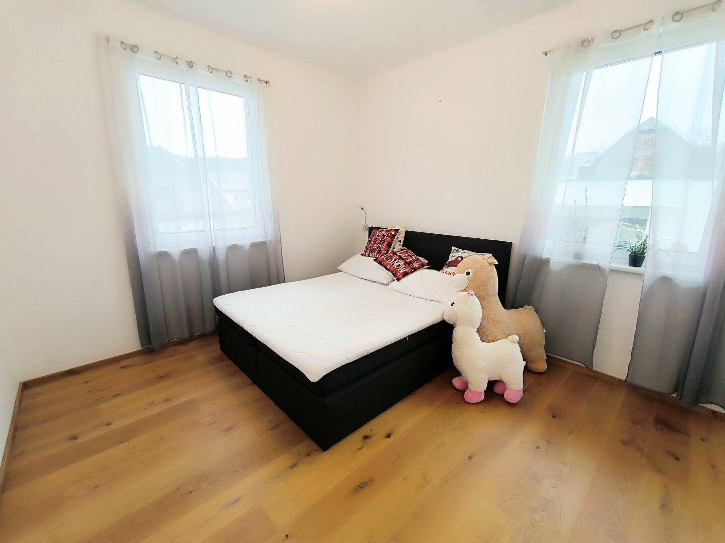 Schlafzimmer 2 OG