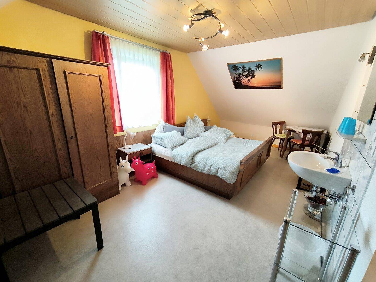 Schlafzimmer 3 OG