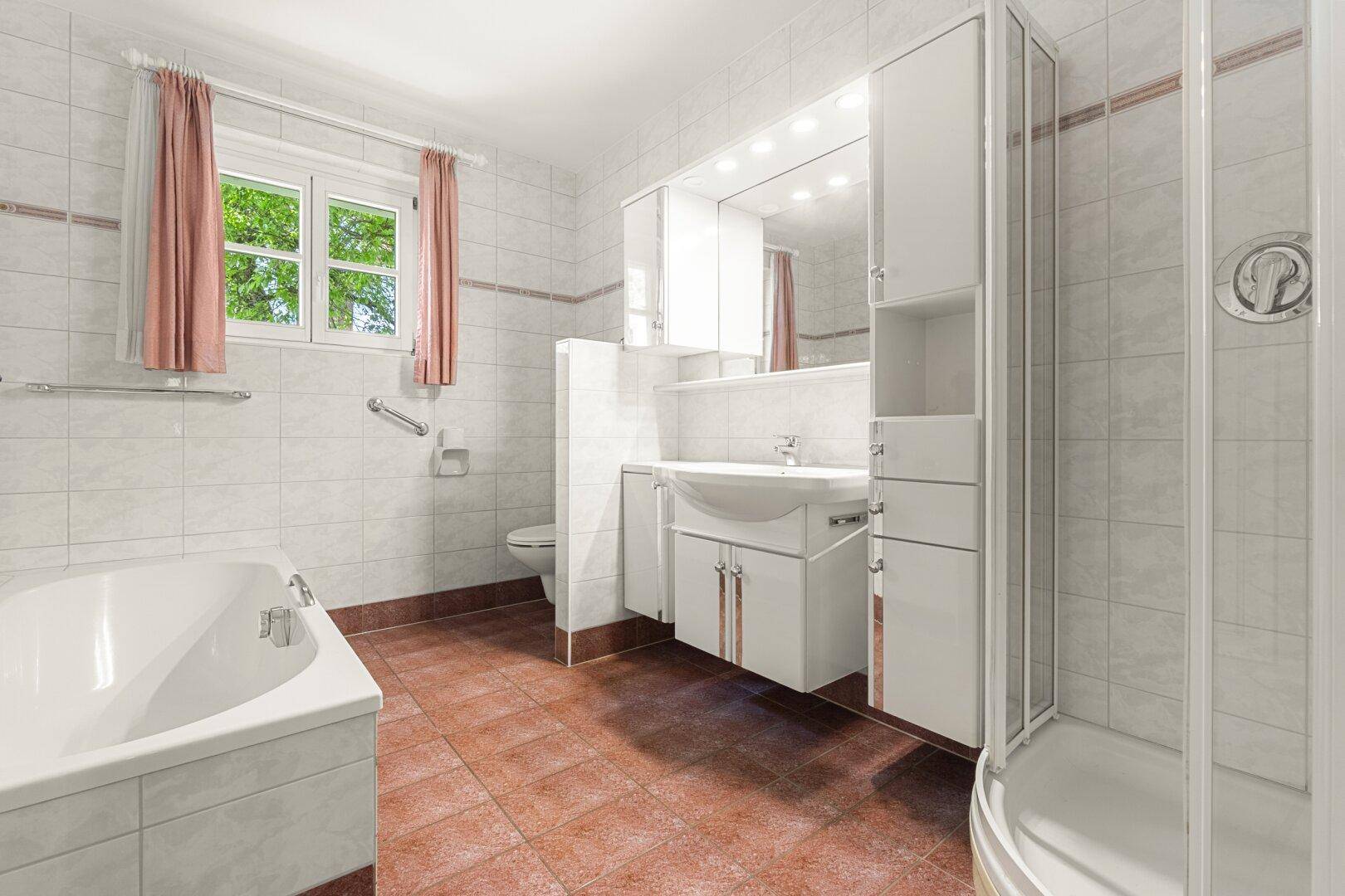 Badezimmer EG