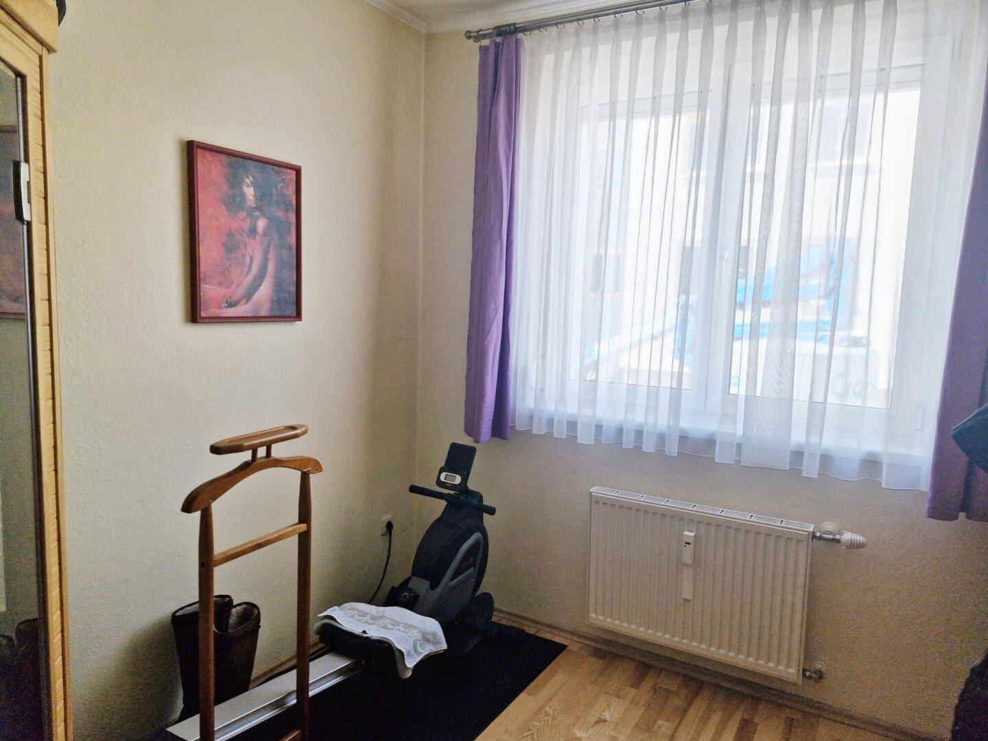 Schlafzimmer 1