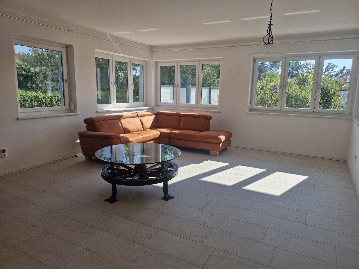 Wohnzimmer Ansicht 1