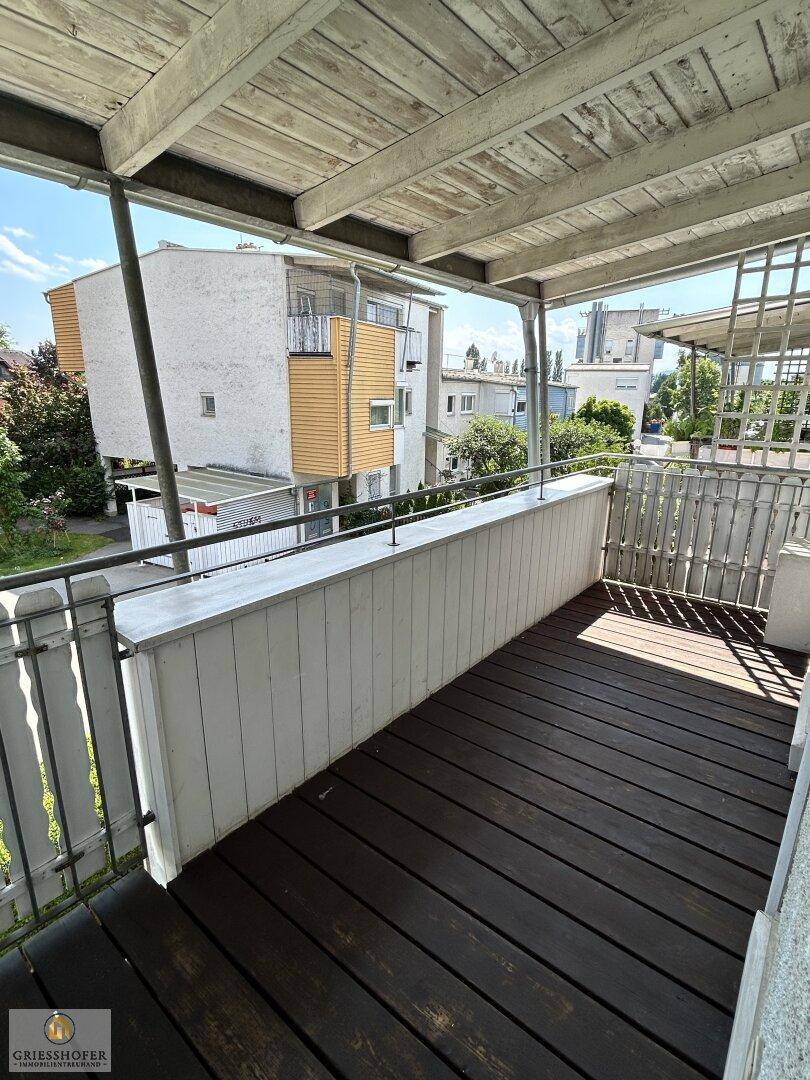 Balkon Südseitig von Schlafzimmer 2 und Wohnzimmer begehbar