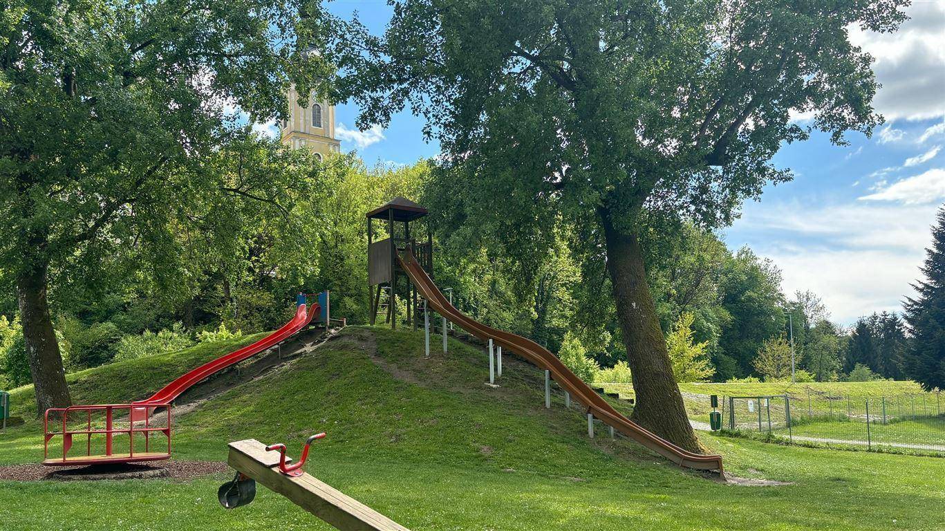 Kinderspielplatz am See