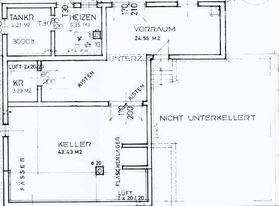 Grundriss zeigt Tankraum, Heizraum, Vorraum, Keller und Flaschenlager im Untergeschoss des Hauses.