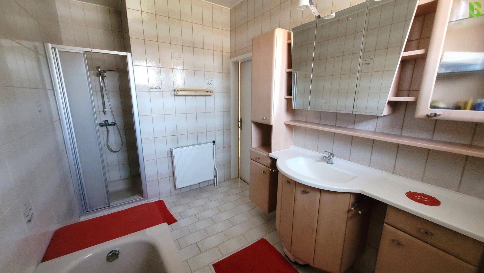 Badezimmer Erdgeschoß