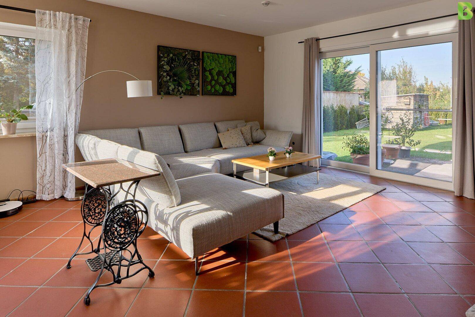 Ihr Traum-Bungalow mit großem Garten in Wolkersdorf: Gepflegte 3 - 4 Zimmer-Oase mit Terrasse und Garage! - Ansicht 3