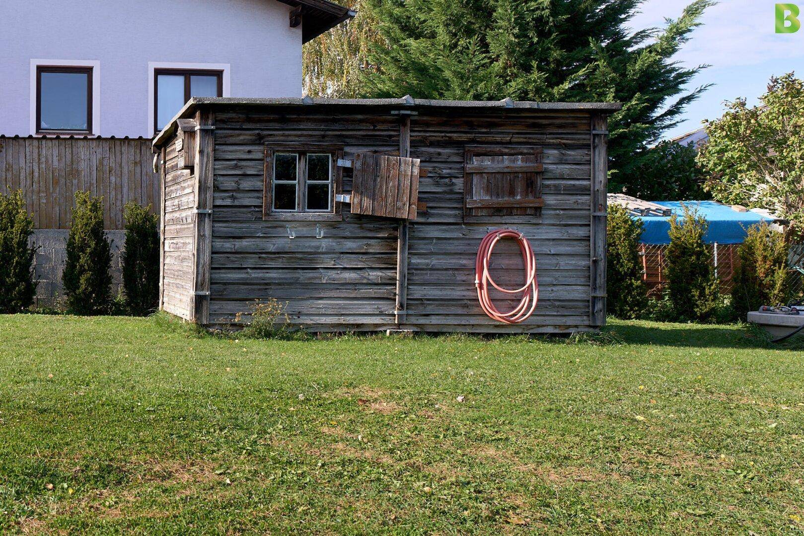 Romantische Gartenhütte