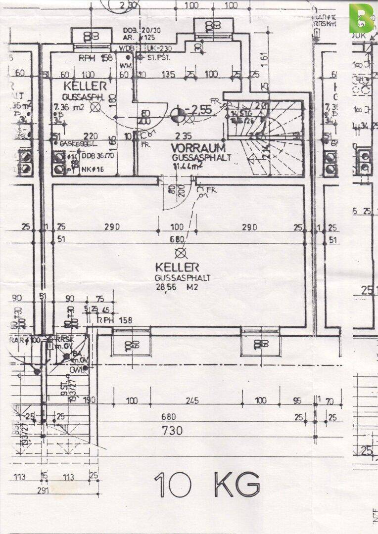 Grundriss des Kellergeschosses mit Vorraum und zwei Kellerräumen.