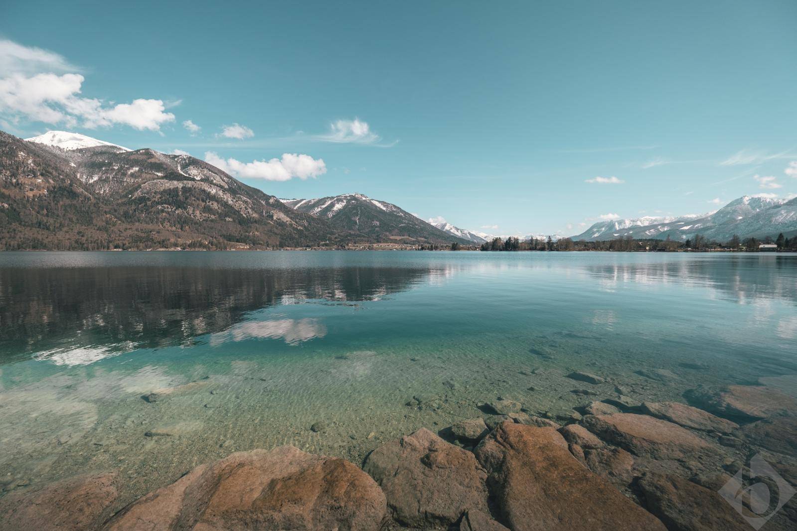 Der nahegelegene Wolfgangsee lädt zum Baden und Entspannen ein