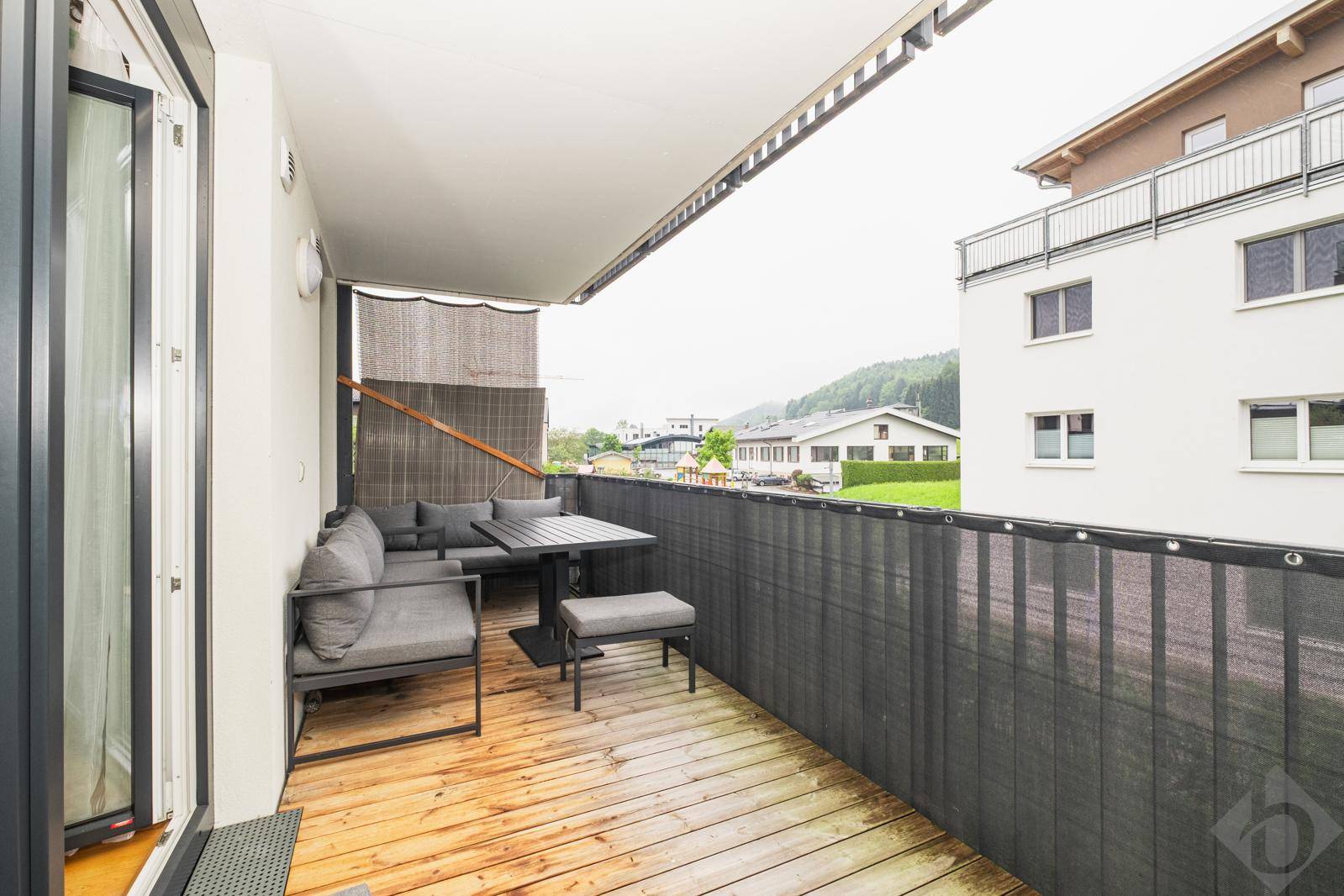 Überdachter Südbalkon
