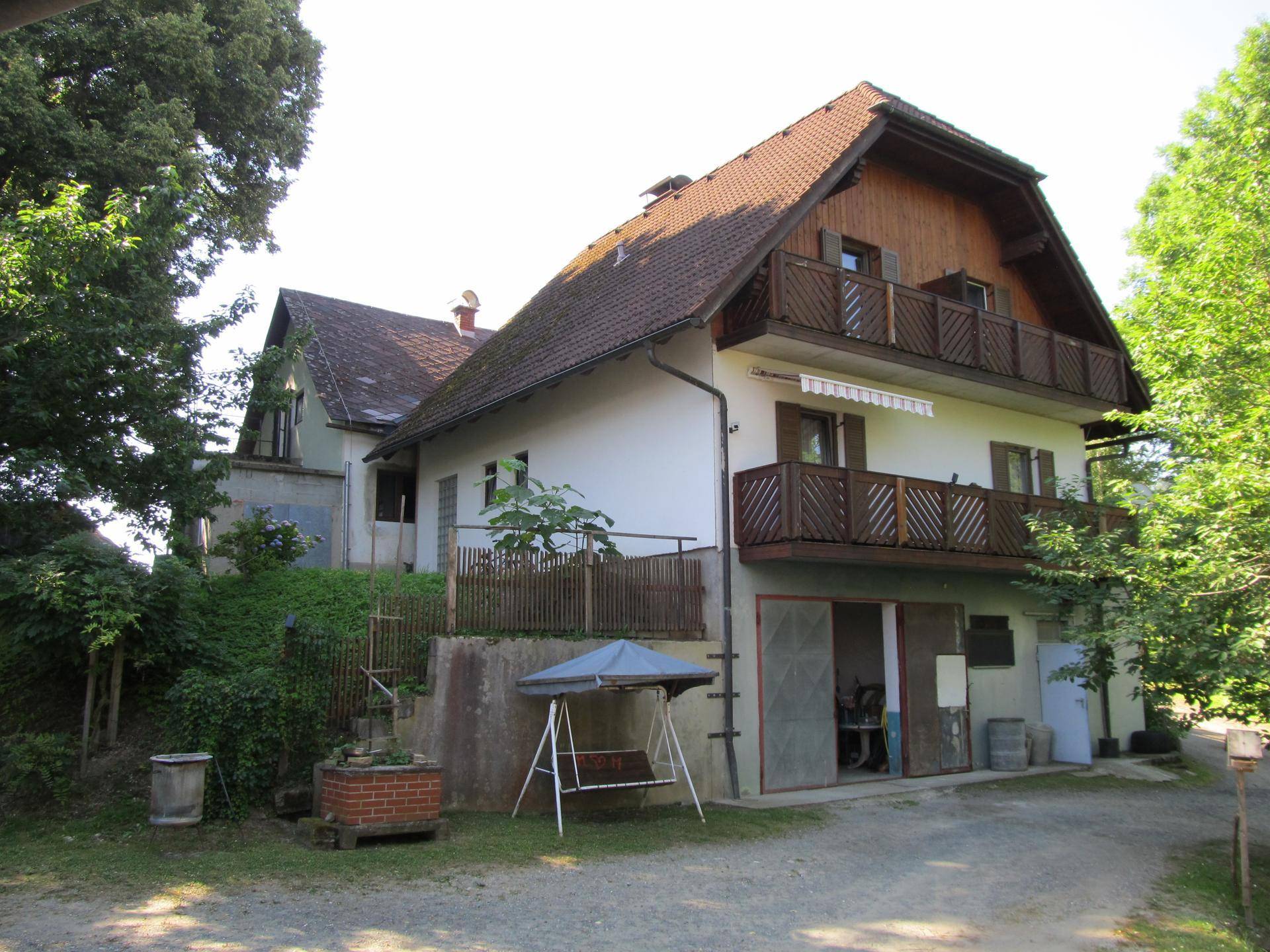 LANDWIRTSCHAFT MIT CA. 8 HA GRUND IN ALLEIN/RUHELAGE MIT FERNSICHT UMGEBEN VON WEINBERGEN UND WÄLDERN - Ansicht 2