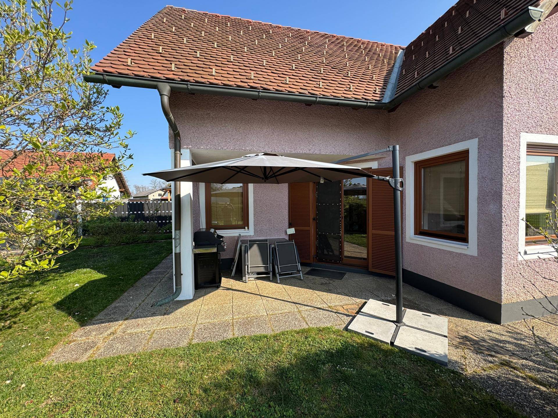 * WUNDERSCHÖNES EINFAMILIENHAUS IN RUHIGER SONNENLAGE - CA. 18 km VON LEIBNITZ ENTFERNT* - Ansicht 4