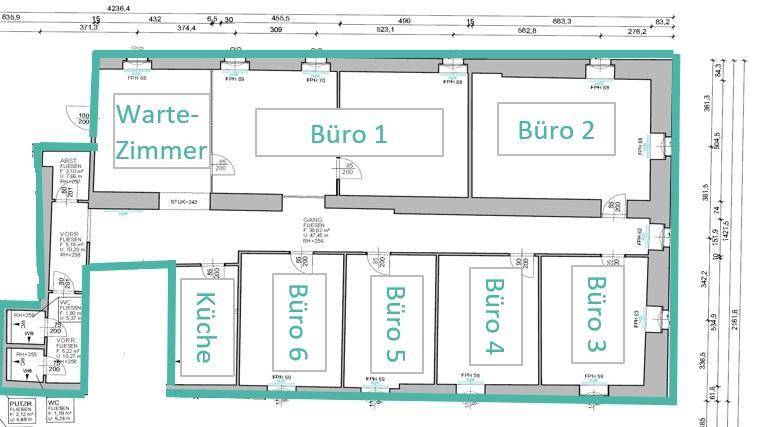 Detaillierter Grundriss einer Büroetage mit Wartezimmer, Küche und sechs Büroräumen.