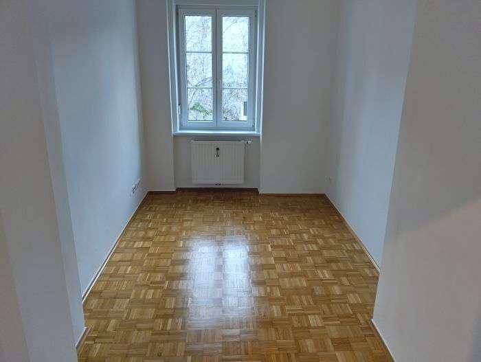 ruhiges und helles Zimmer - Innenhof (getr. begehbar)