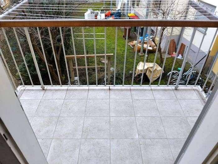 Balkon im Stiegenhaus bzw. direkt vor der Wohnung - Mitbenützung