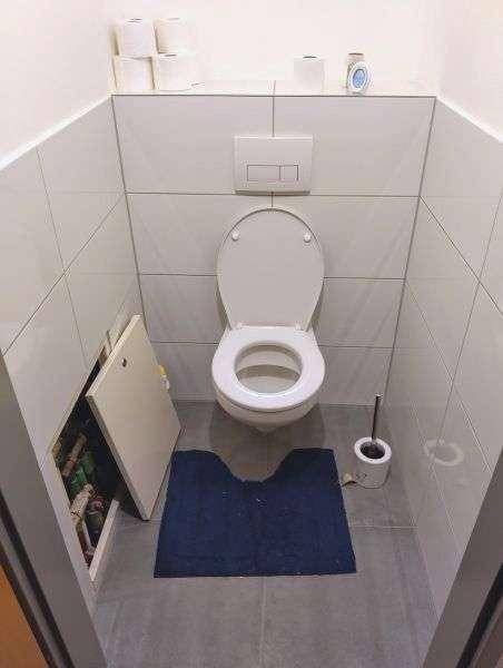 neuwertiges WC extra