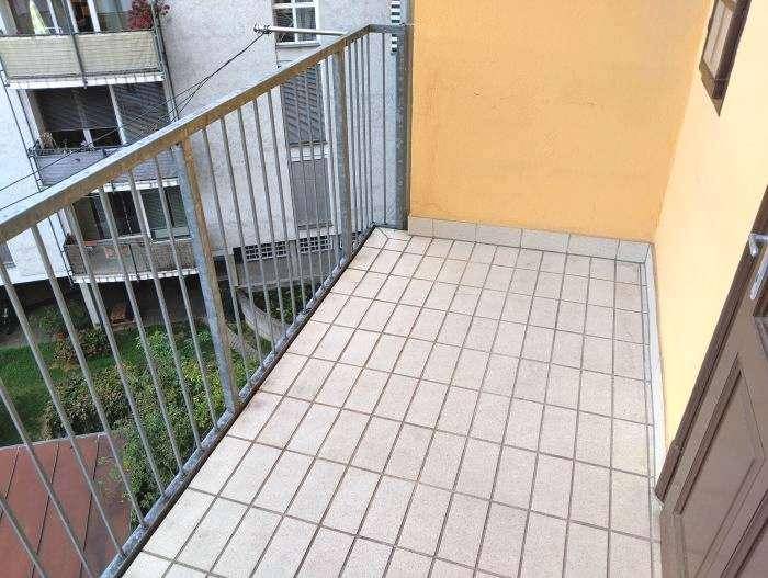 ruhiger und sonniger West-Balkon 5m² - Innenhof