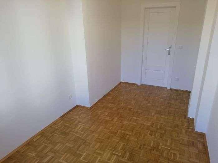ruhiges und helles Zimmer - Innenhof (getr. begehbar)