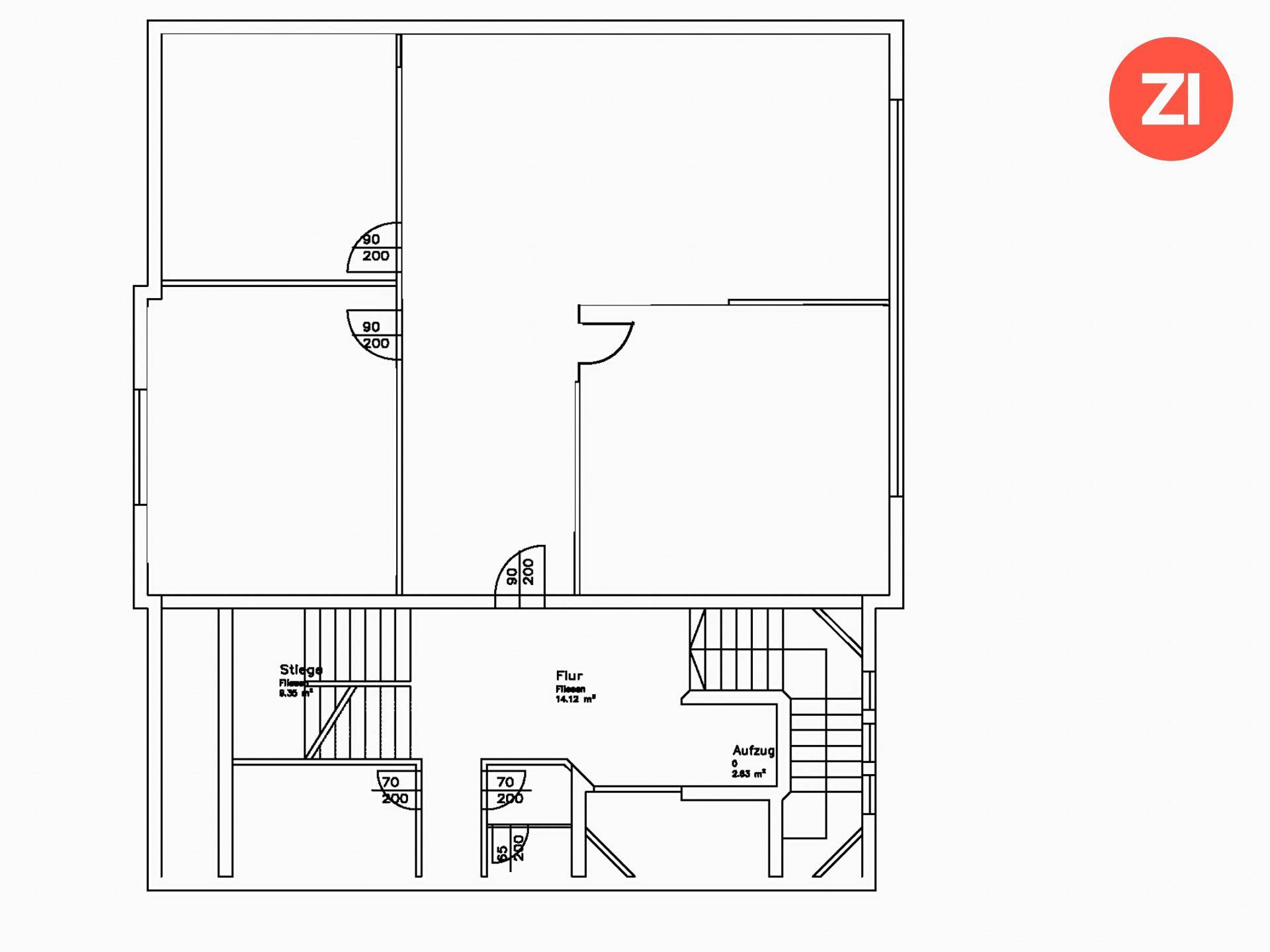 Grundrissplan eines Stockwerks mit Treppenhaus, Aufzug und mehreren Räumen.