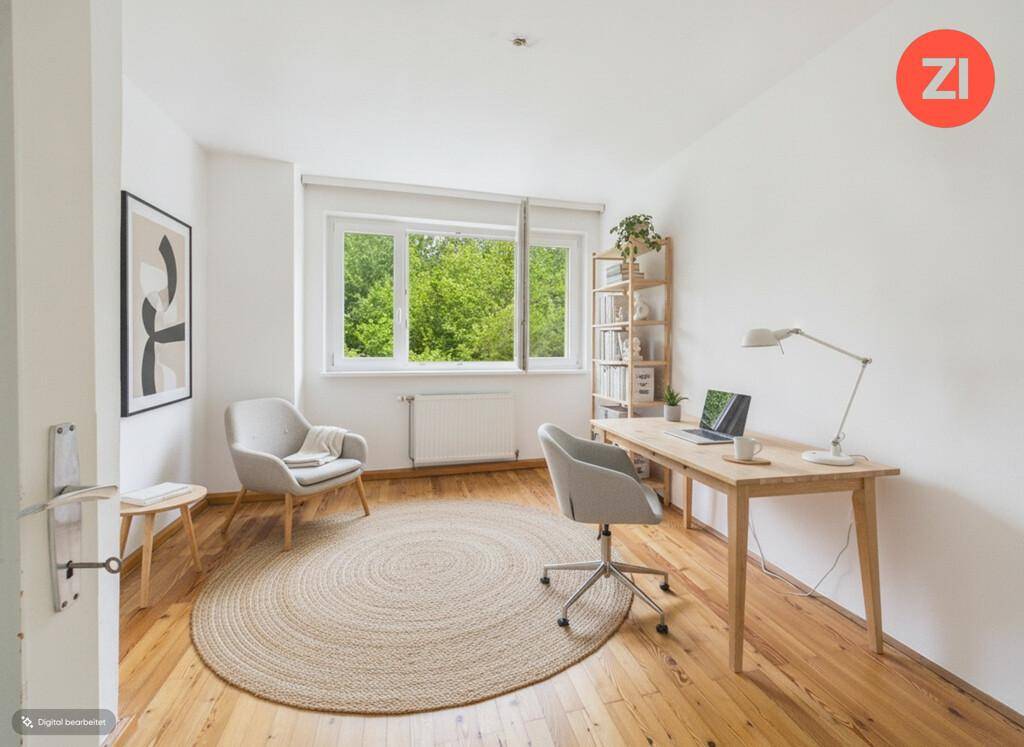 Digital inszeniertes Arbeitszimmer mit Holzboden, Schreibtisch und Blick ins Grüne.