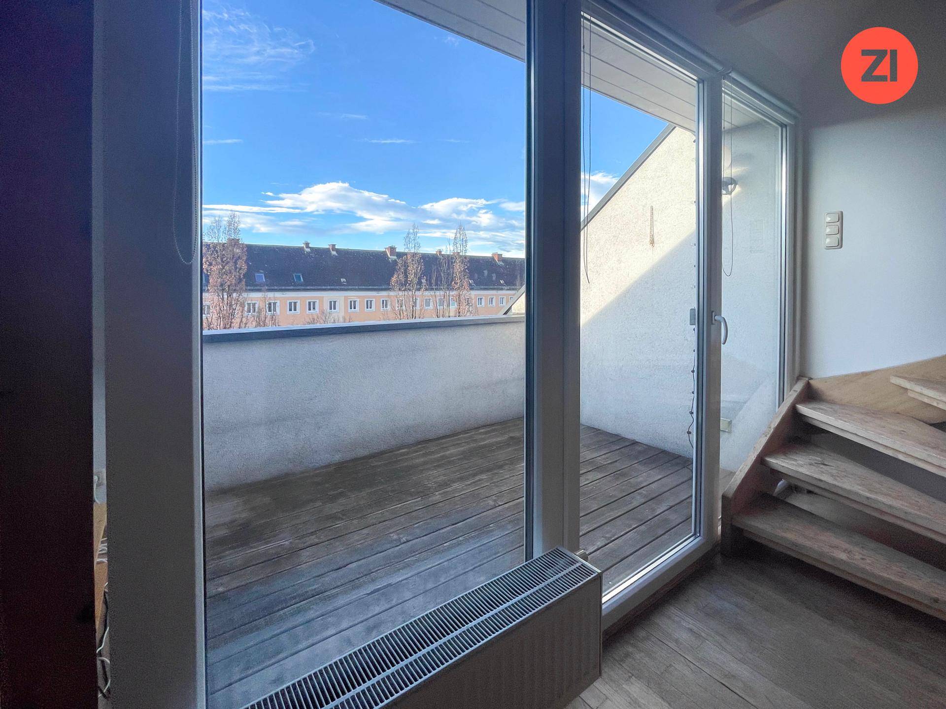 Schöne Dachgeschoss 3- Zimmer Wohnung in Urfahr – další