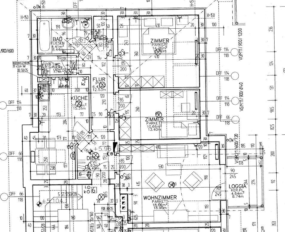 Detaillierter Grundriss einer Wohnung mit mehreren Zimmern, Bad, Küche und Loggia.
