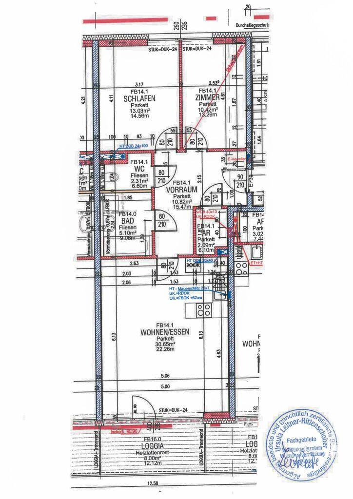 Detaillierter Grundriss der Wohnung mit Wohn-Essbereich, Schlafzimmern und Loggia.