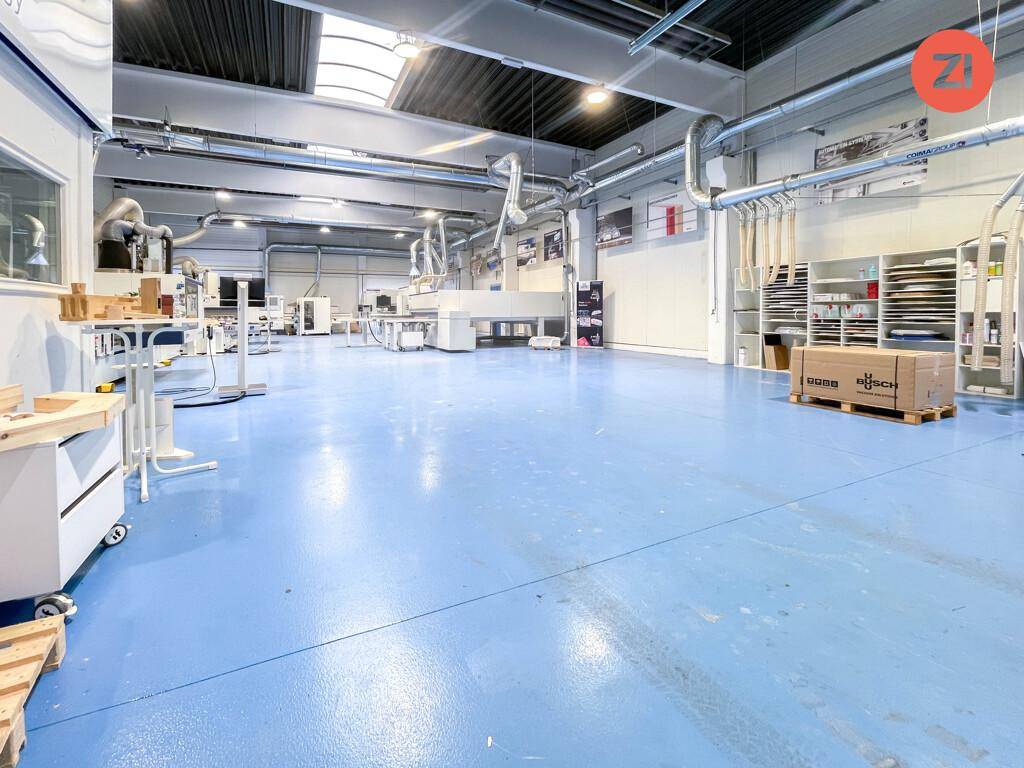 TOP AUTOBAHNANBINDUNG zw. Wien und Salzburg - beheizbare Halle mit Bürofläche zu mieten - Ansicht 2