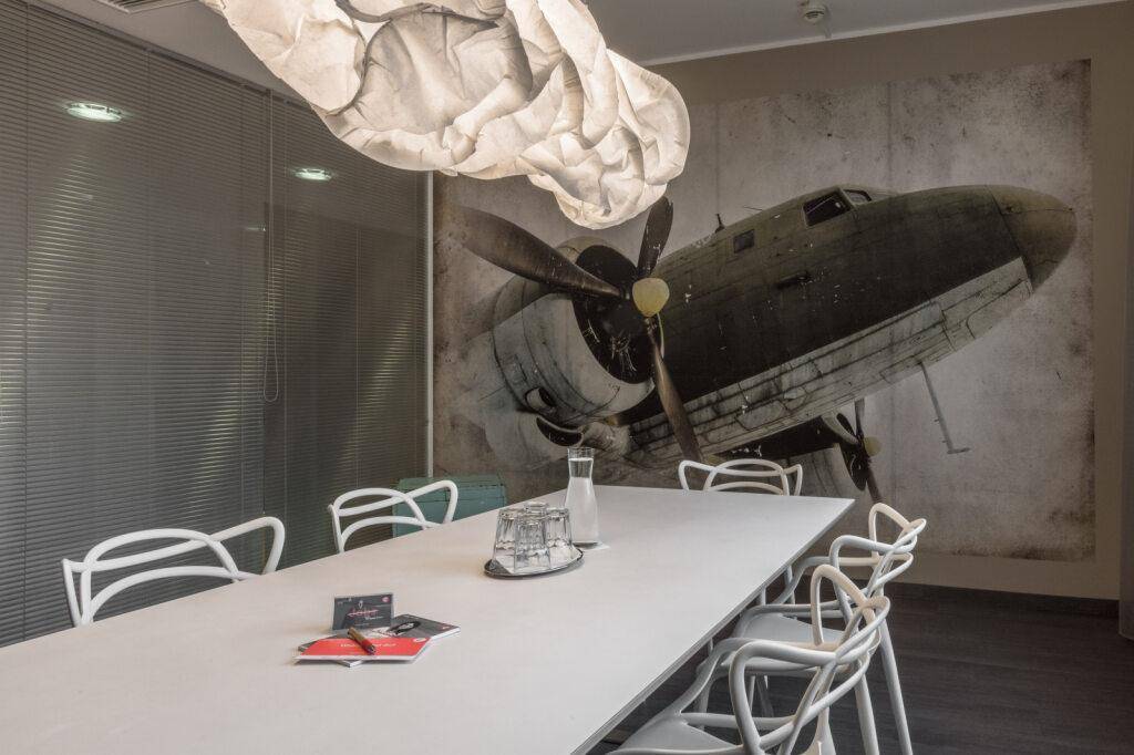 Amelia Earhart Besprechungszimmer