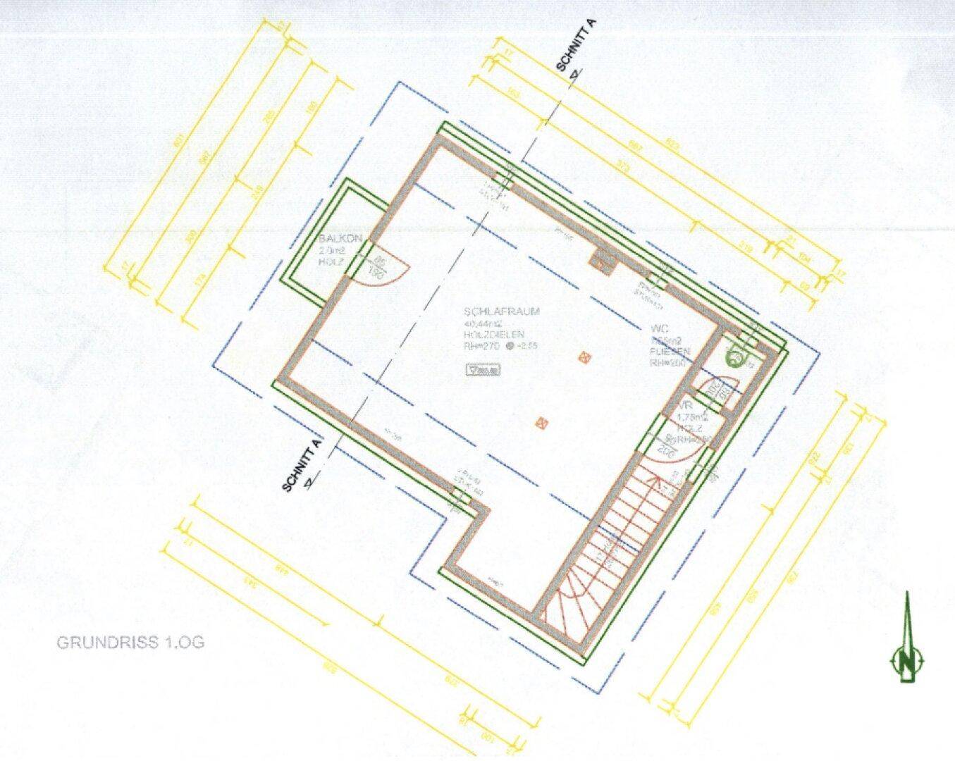 Grundriss des Obergeschosses mit Schlafzimmer, Balkon und Badezimmer.