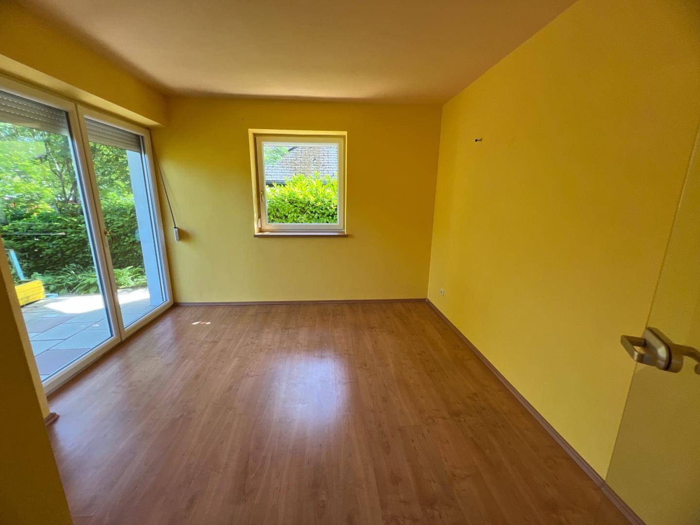 Zimmer 1 mit Zugang zur Ost Terrasse
