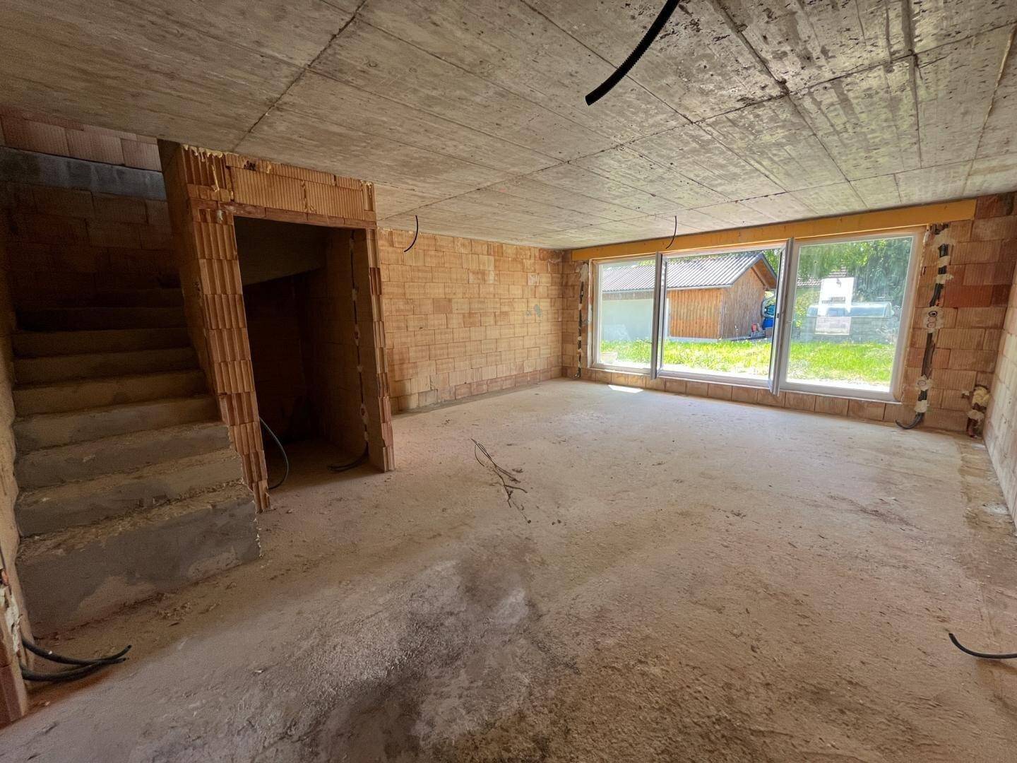 EIGENHEIM STATT MIETE UNTER 200K! Attraktive Rohbau – Doppelhaushälften mit Garage und sonnigem Garten zum Selbstausbau in ruhiger Siedlungslage in Bruckmühl (H6/1, H6/2) - Widok 5
