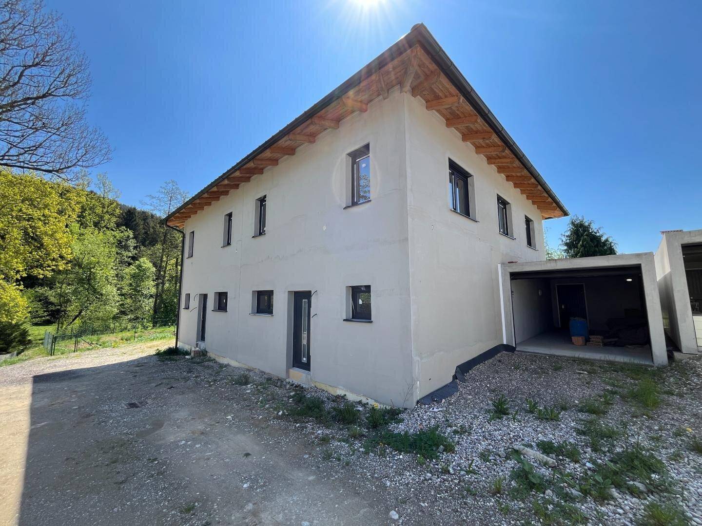 EIGENHEIM STATT MIETE UNTER 200K! Attraktive Rohbau – Doppelhaushälften mit Garage und sonnigem Garten zum Selbstausbau in ruhiger Siedlungslage in Bruckmühl (H6/1, H6/2) - Widok 3