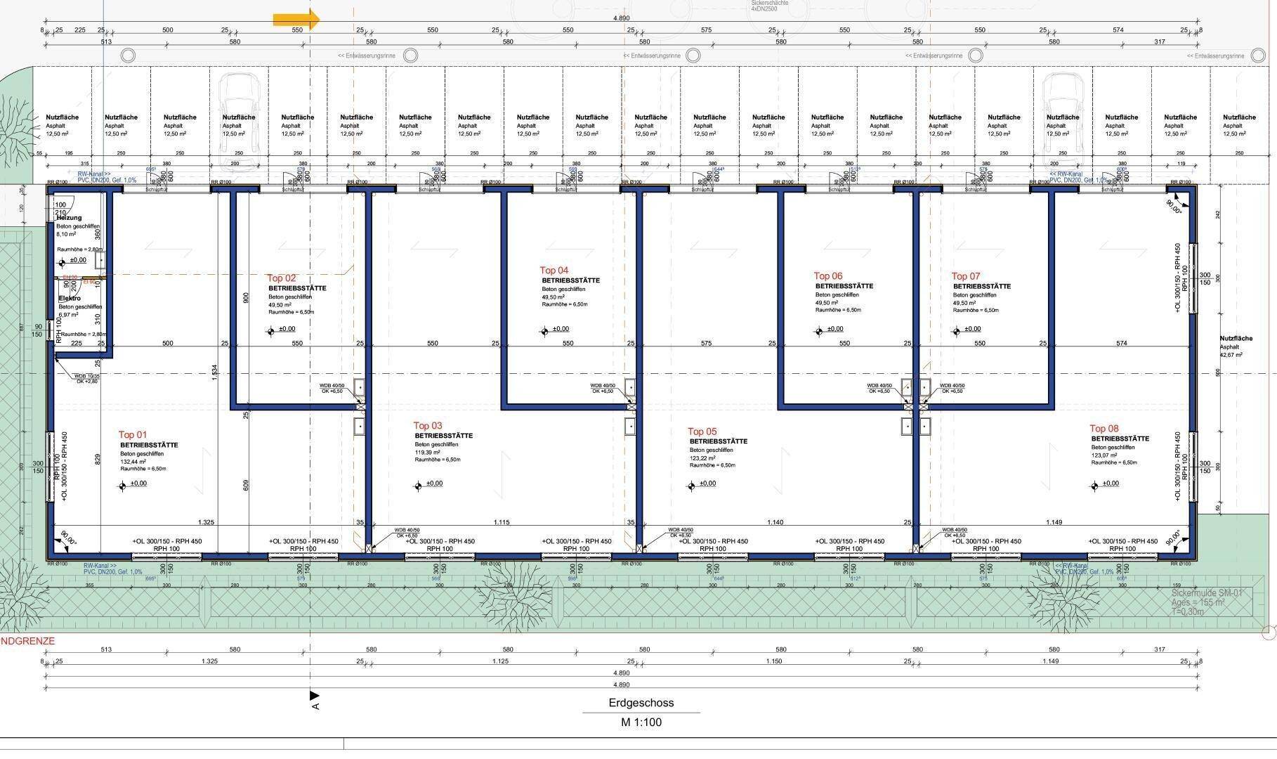 Gesamtgrundriss des Erdgeschosses mit mehreren Betriebsstätten und zugehörigen Parkplätzen.