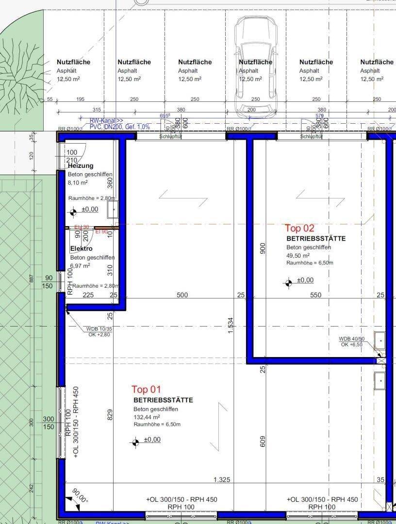 Detaillierter Grundriss einer Gewerbeeinheit mit ausgewiesenen Nutzflächen und Parkplätzen, übersichtlich dargestellt.